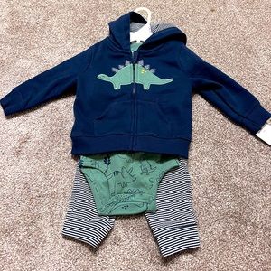 Carters baby 9 month 3 piece outfit